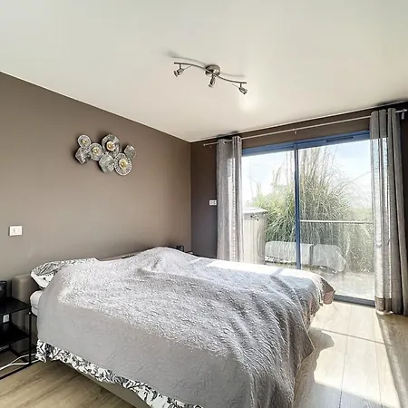 D'architecte Moderne Chazeaux (Ardeche)