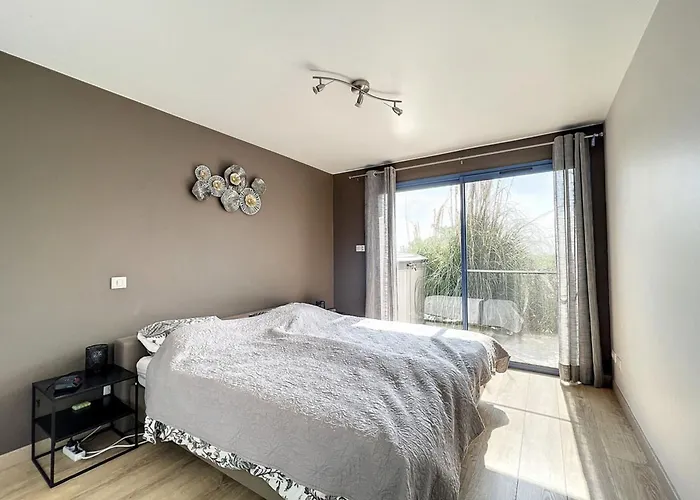 D'architecte Moderne Chazeaux (Ardeche)