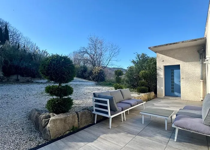 D'architecte Moderne * Chazeaux (Ardeche)